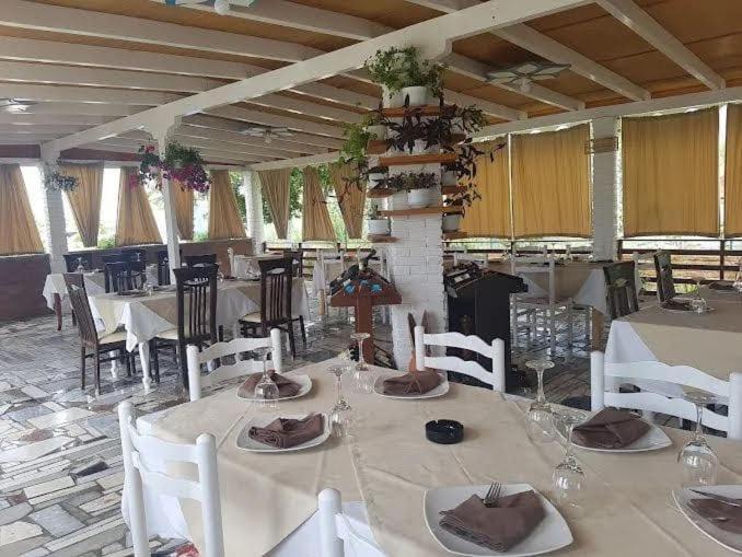 Hotel Dion Fati 3*
